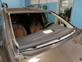 Кузовной проём лобового стекла Renault Logan Stepway